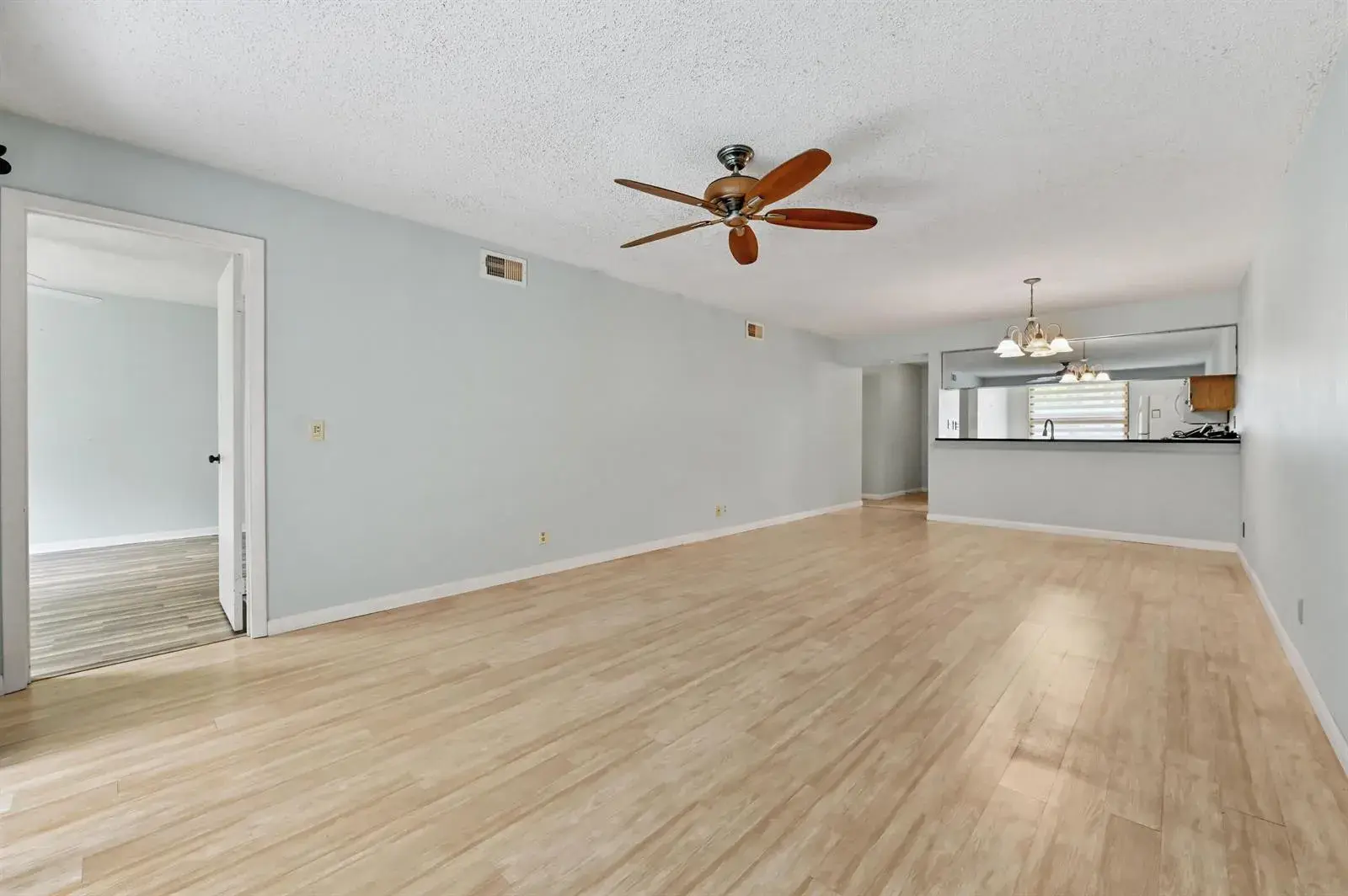 1701 Sabal Ridge Circle # B, Palm Beach Gardens FL 33418