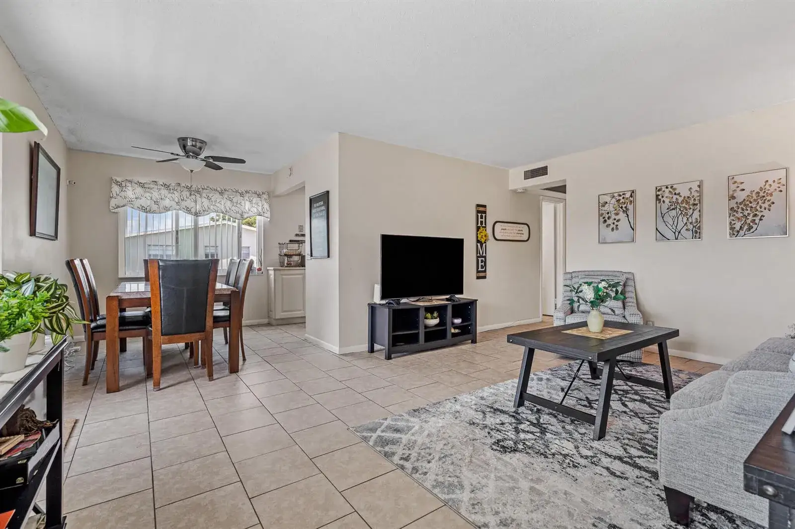 167 Cambridge G, West Palm Beach FL 33417