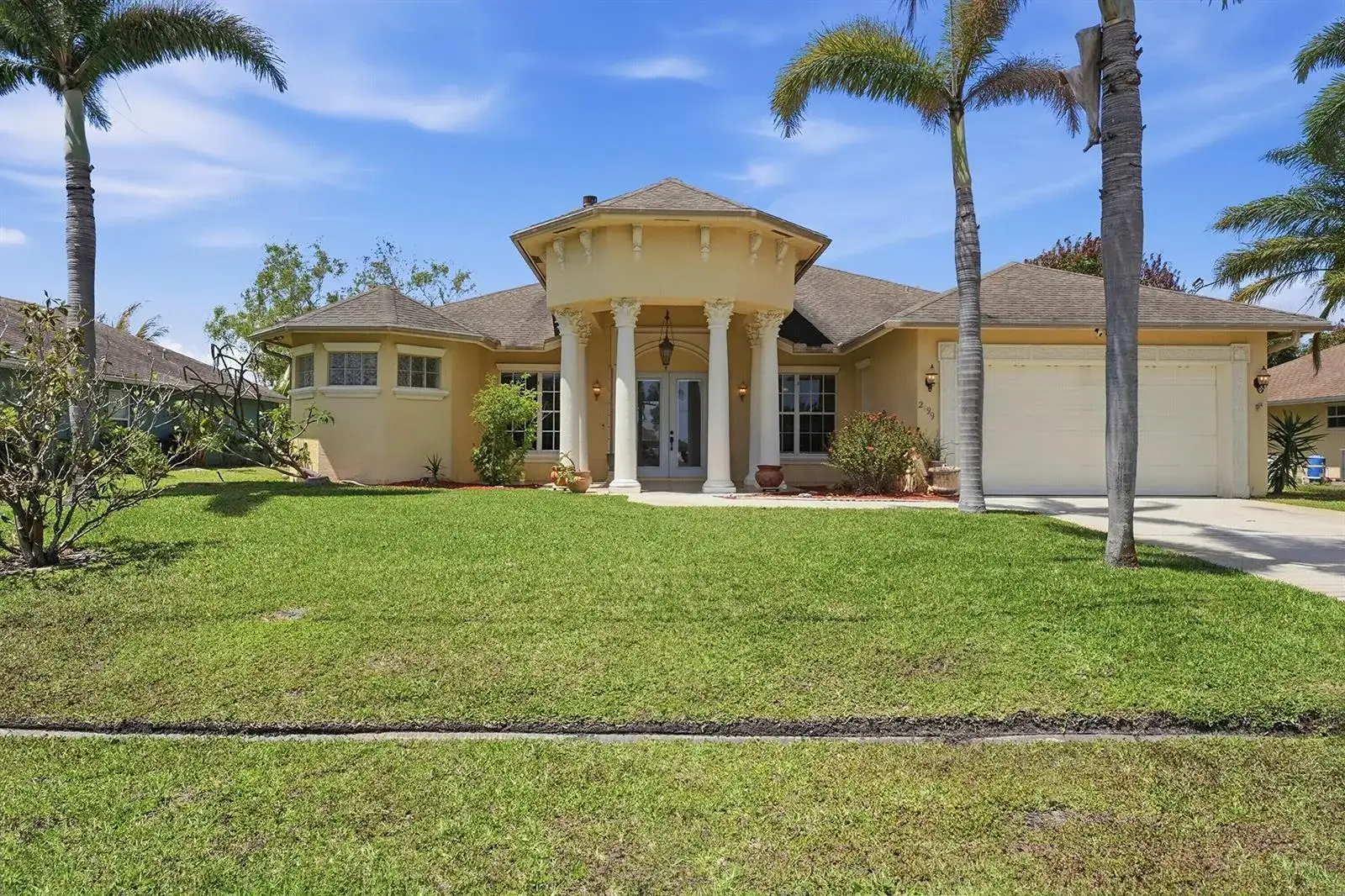 2199 SE Heathwood Circle, Port St. Lucie FL 34952 photo 2