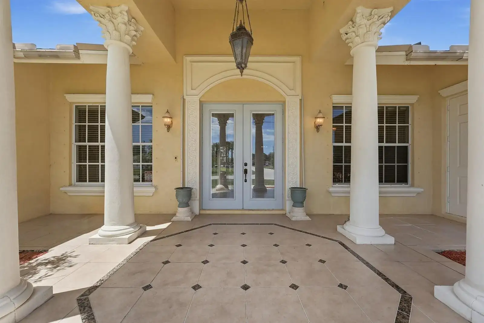 2199 SE Heathwood Circle, Port St. Lucie FL 34952 photo 4