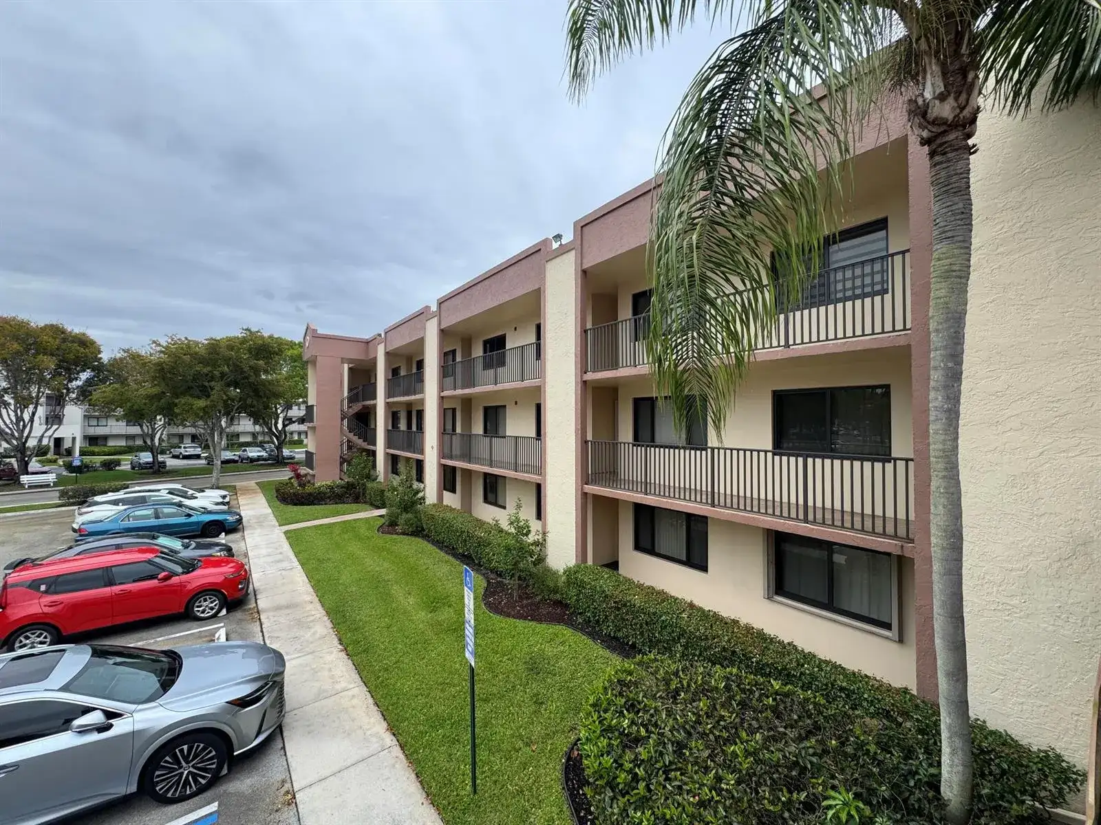 10641 W Clairmont Circle, Tamarac FL 33321 photo 5