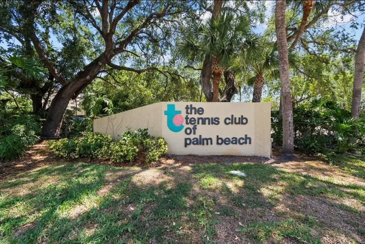 2786 Tennis Club Drive # 102, West Palm Beach FL 33417 photo 2
