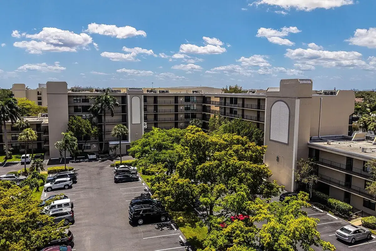 8 Royal Palm Way # 401, Boca Raton FL 33432