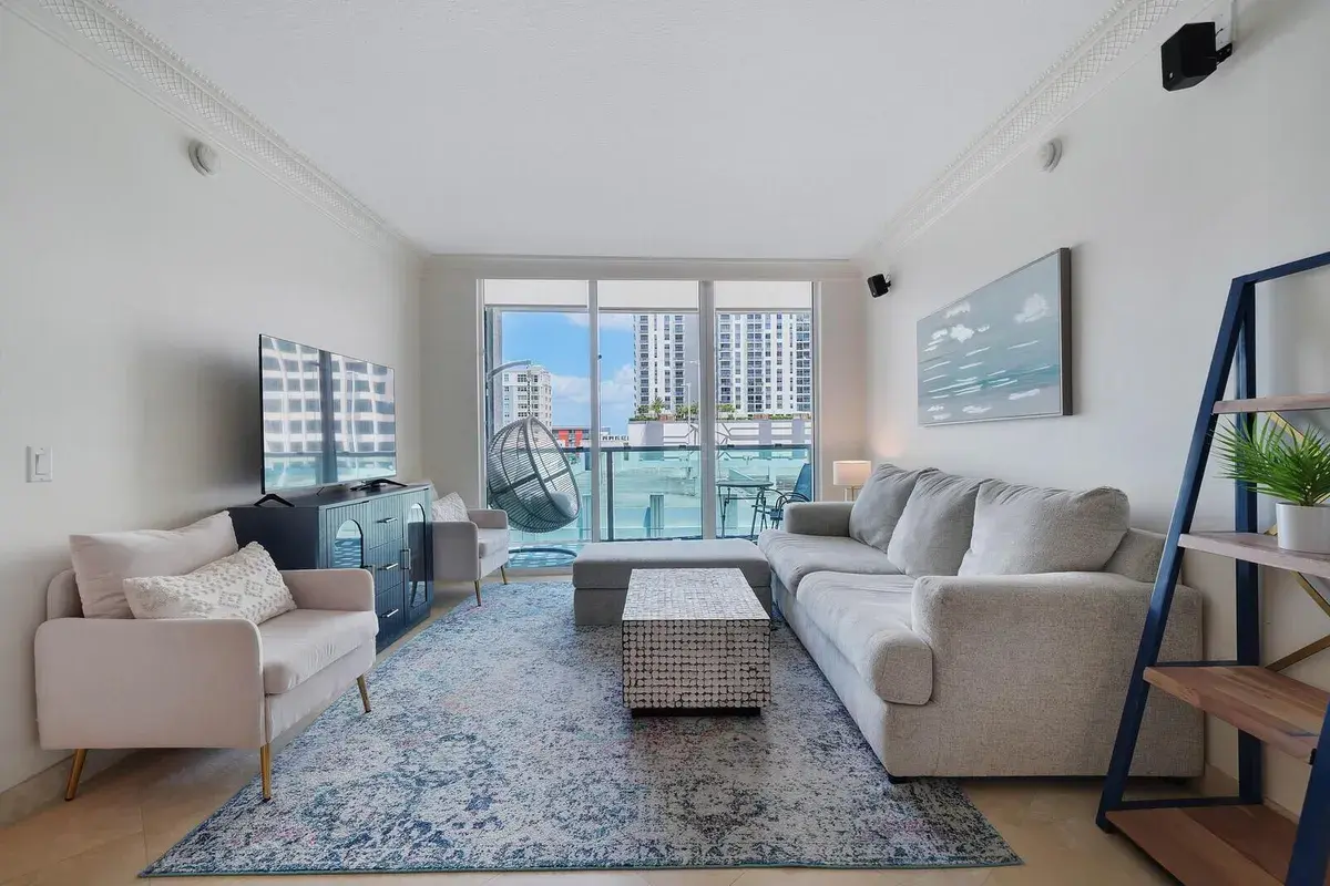 350 SE 2nd Street # 860, Fort Lauderdale FL 33301