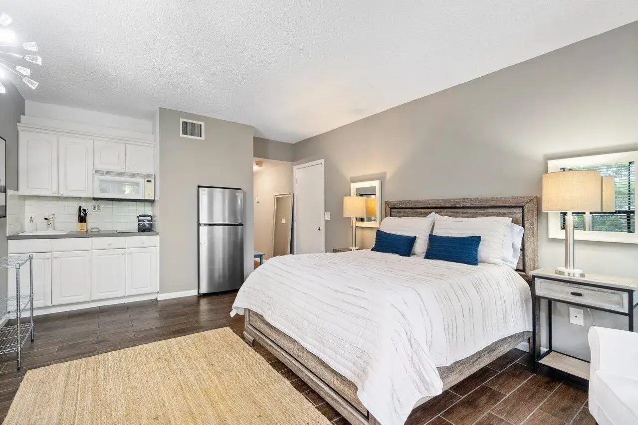11863 Wimbledon Circle # 407, Wellington FL 33414