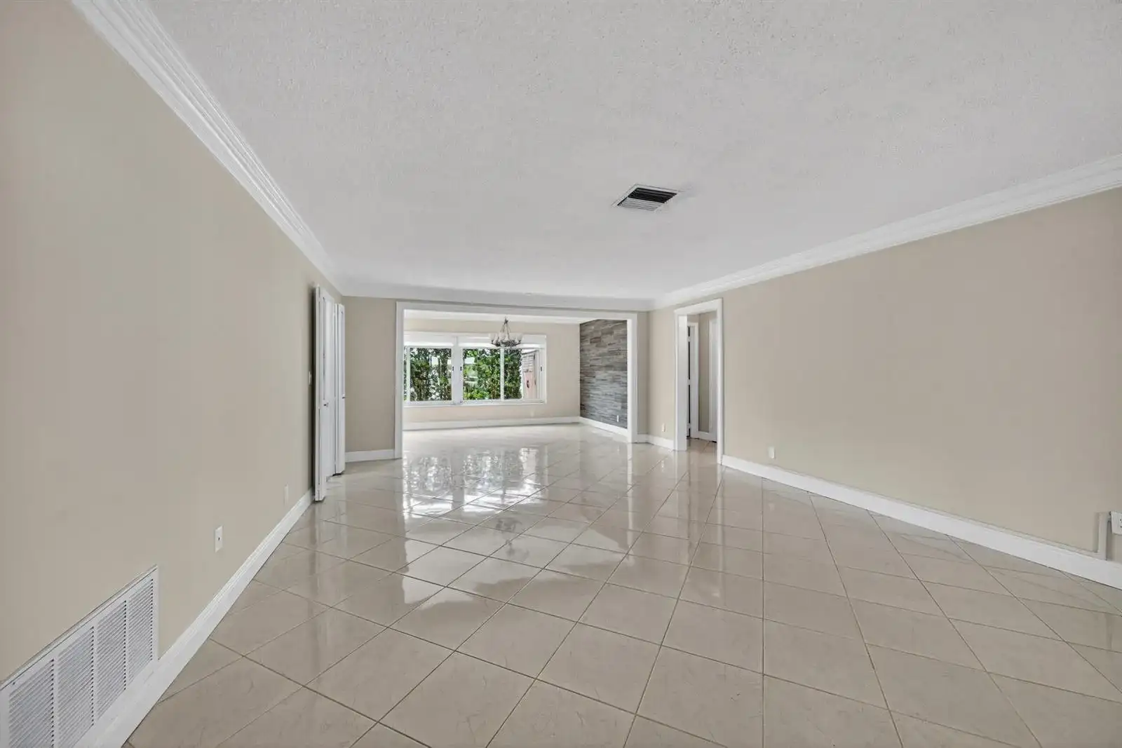 391 Leisure Boulevard, Pompano Beach FL 33064 photo 5