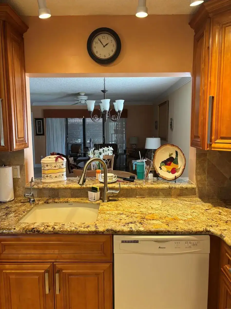 60 Pelican Pointe Drive # 1020, Delray Beach FL 33483 photo 3