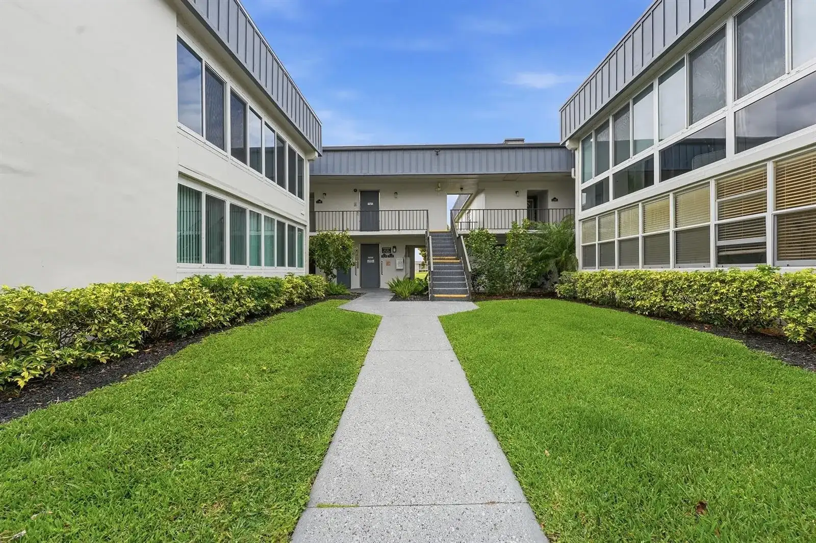 566 Piedmont L, Delray Beach FL 33484 photo 2