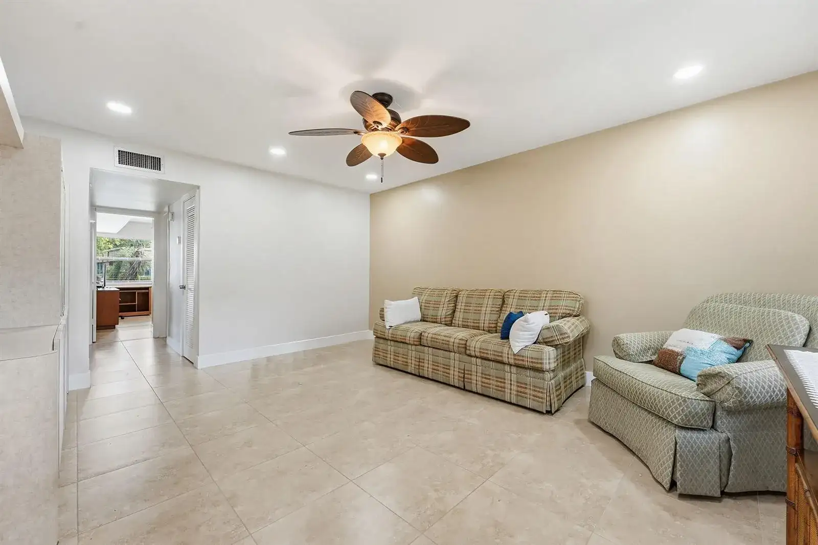 566 Piedmont L, Delray Beach FL 33484 photo 4
