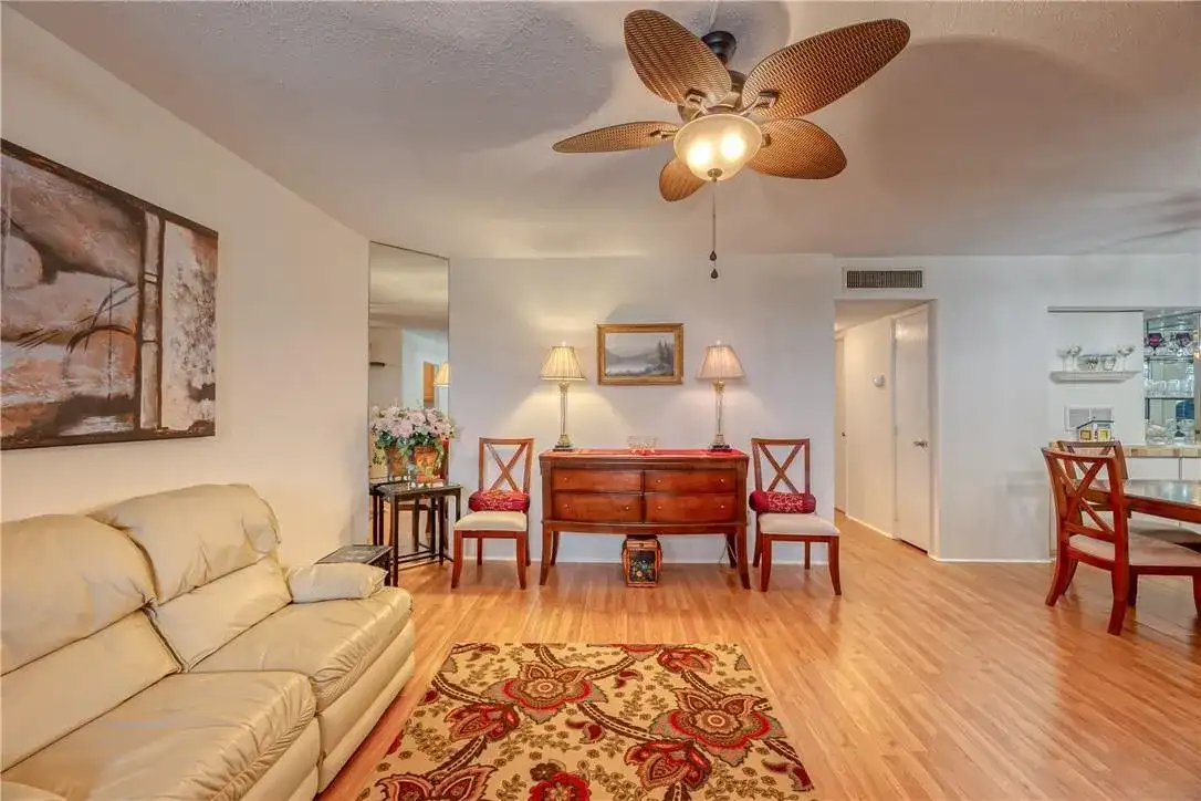 2400 NE 10th Street # 204, Pompano Beach FL 33062