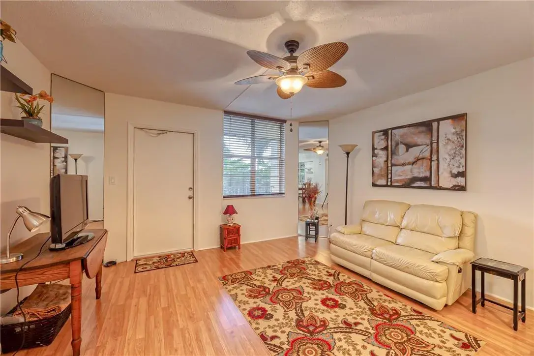 2400 NE 10th Street # 204, Pompano Beach FL 33062
