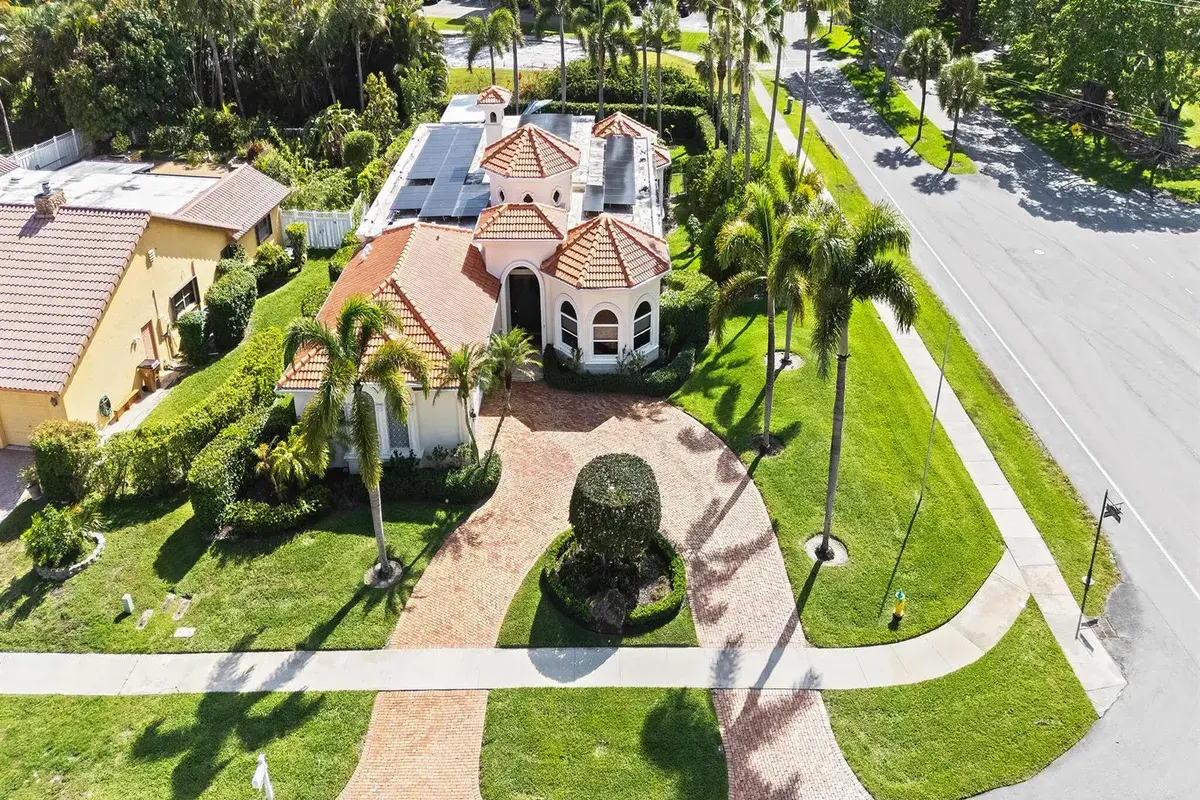 2370 Deer Creek Trail, Deerfield Beach FL 33442