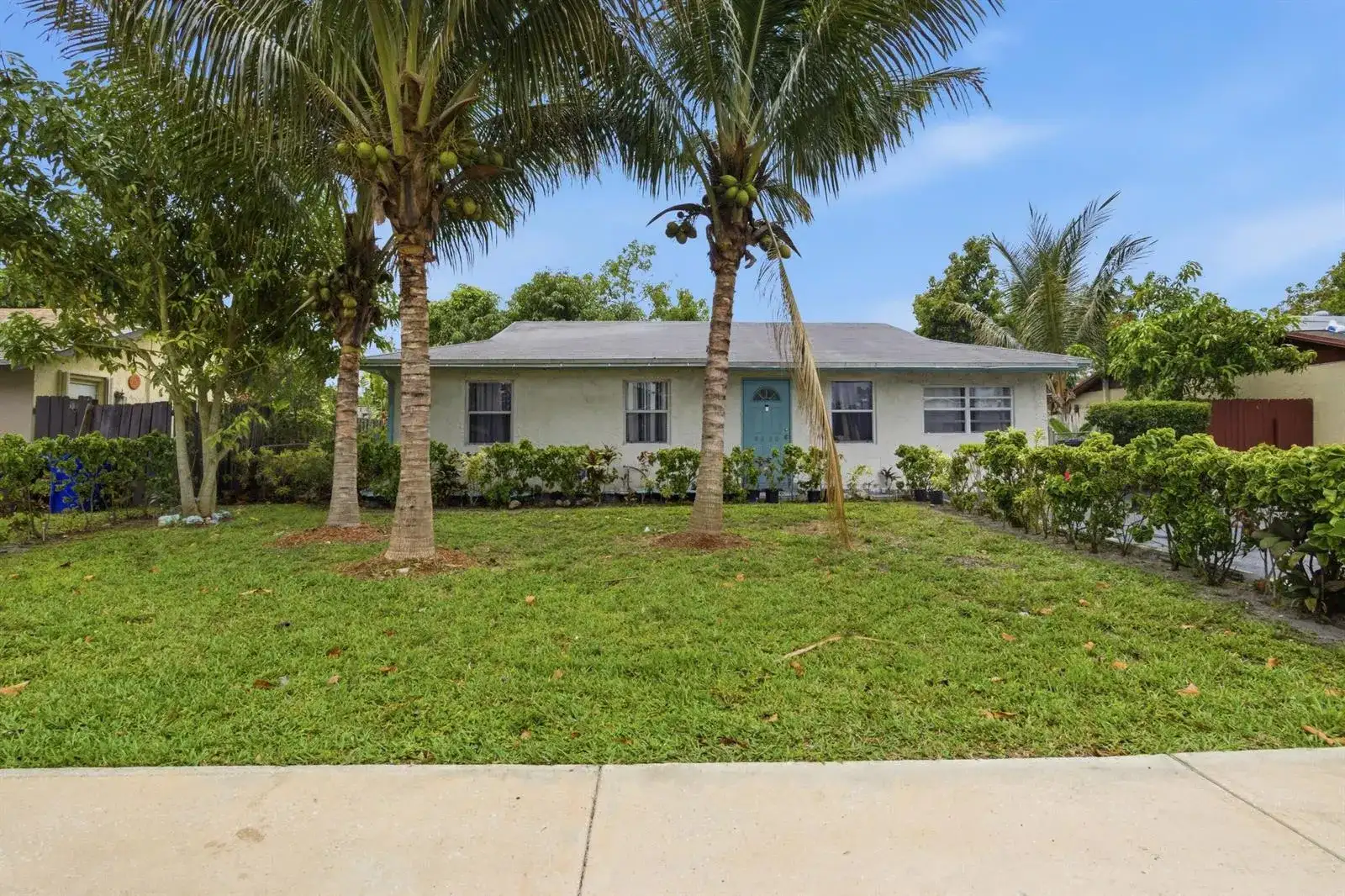 8230 SW 4th Place, North Lauderdale FL 33068 photo 2