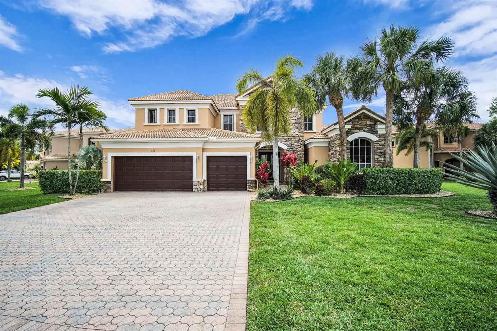 9192 Pineville Drive, Lake Worth FL 33467 photo 2