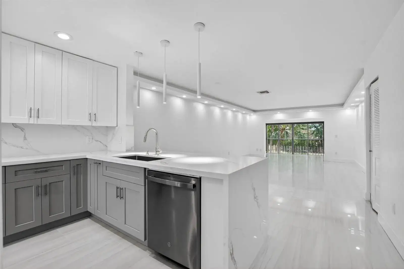 9272 Vista Del Lago # 28f, Boca Raton FL 33428 photo 2