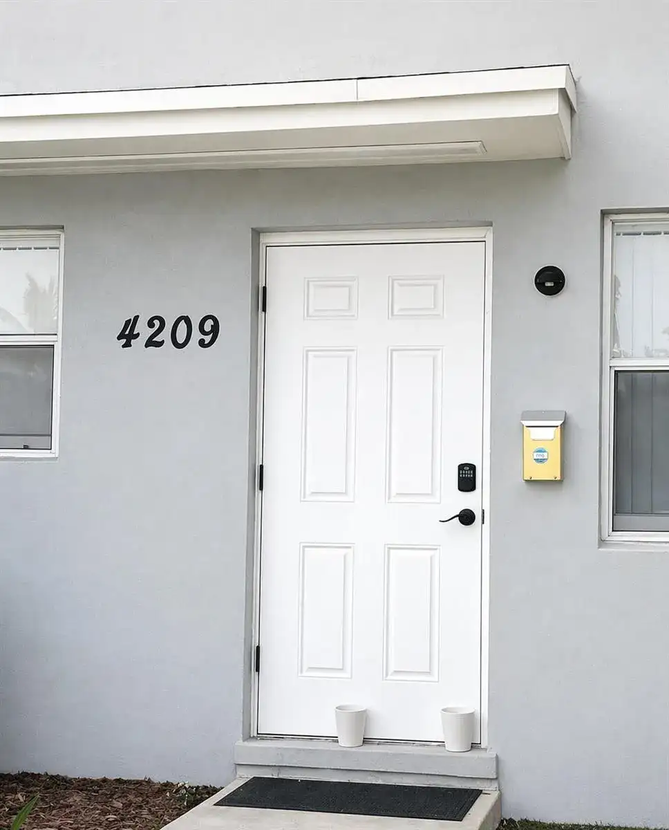 4209 S Olive Avenue, West Palm Beach FL 33405 photo 2