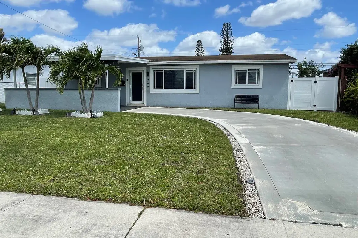 7661 Farragut Street, Hollywood FL 33024
