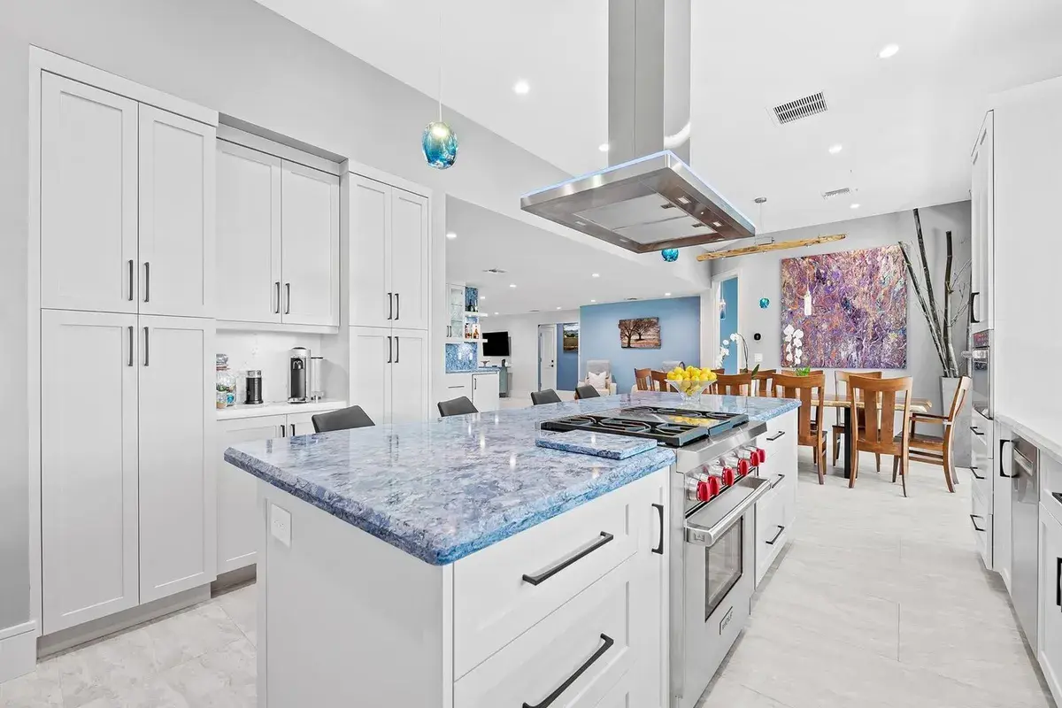 2754 NE 31st Court, Lighthouse Point FL 33064