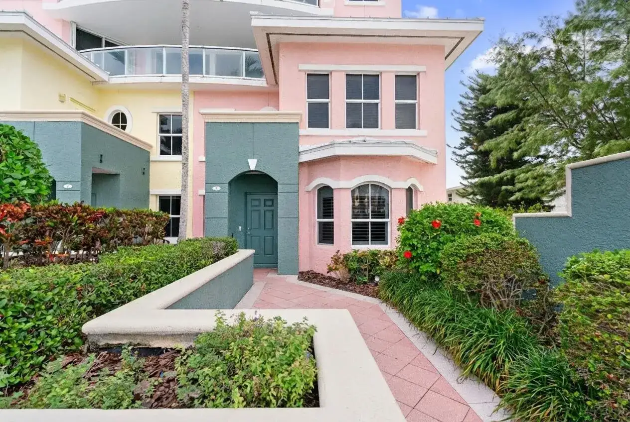 2051 SE 3rd Street, Deerfield Beach FL 33441 photo 2