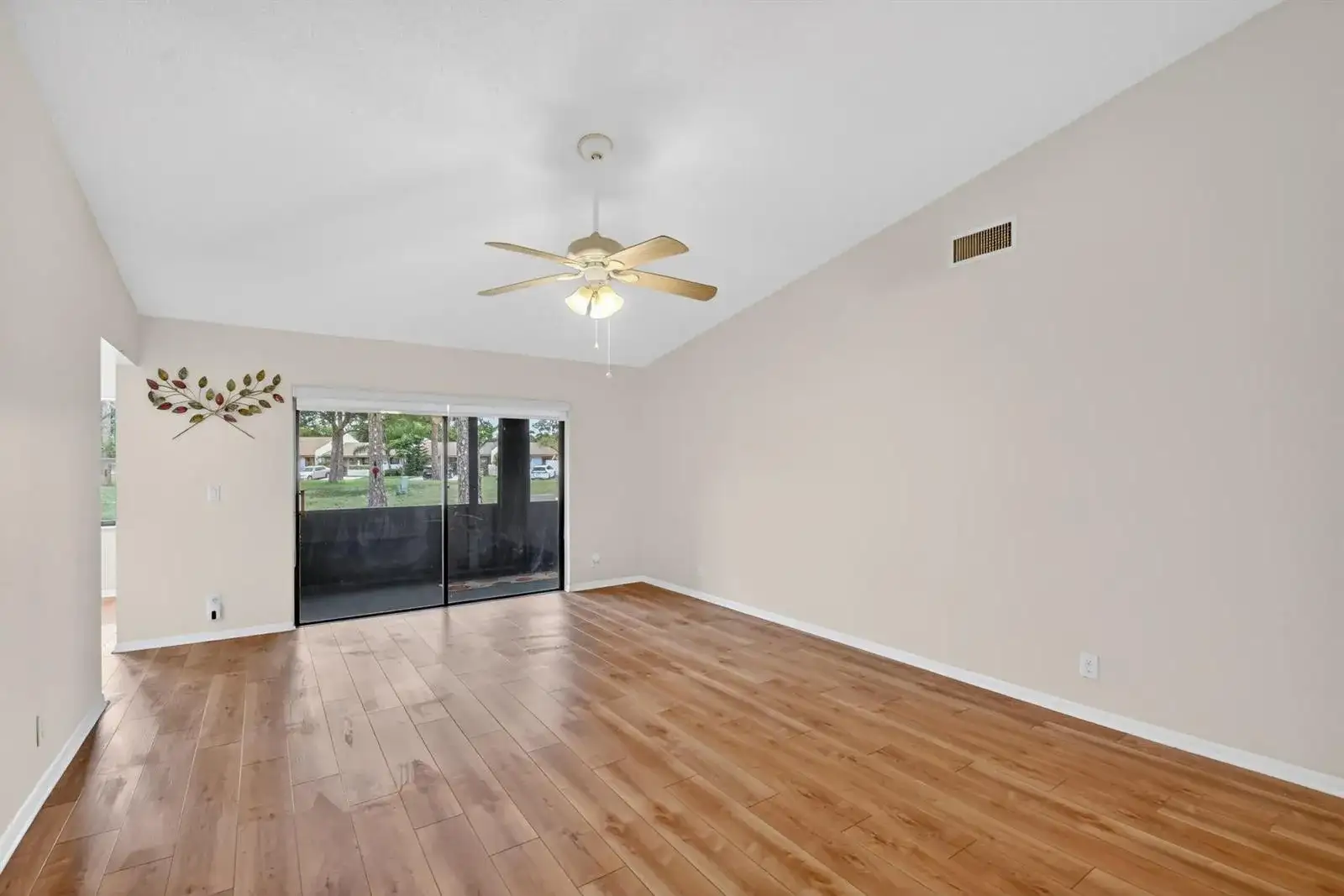 6105 Fairfield Circle, FL 33463 photo 3