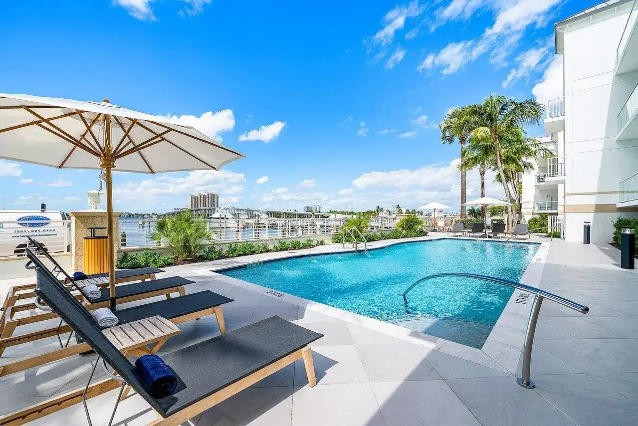 180 Lake Drive # 2103, Palm Beach Shores FL 33404