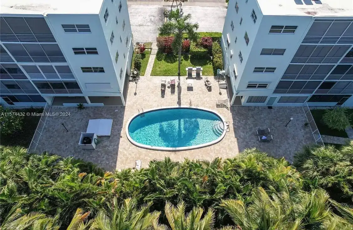 700 NE 14th Avenue # 404, Hallandale Beach FL 33009 photo 2