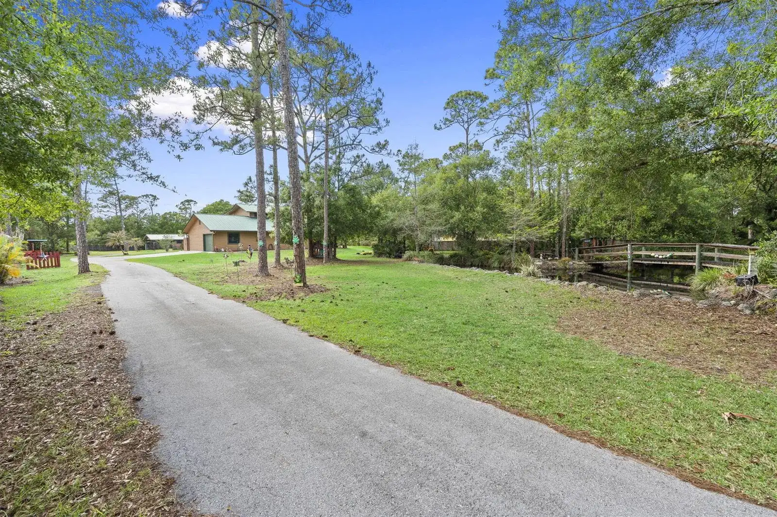 2725 Twin Oaks Trail, Fort Pierce FL 34945 photo 4