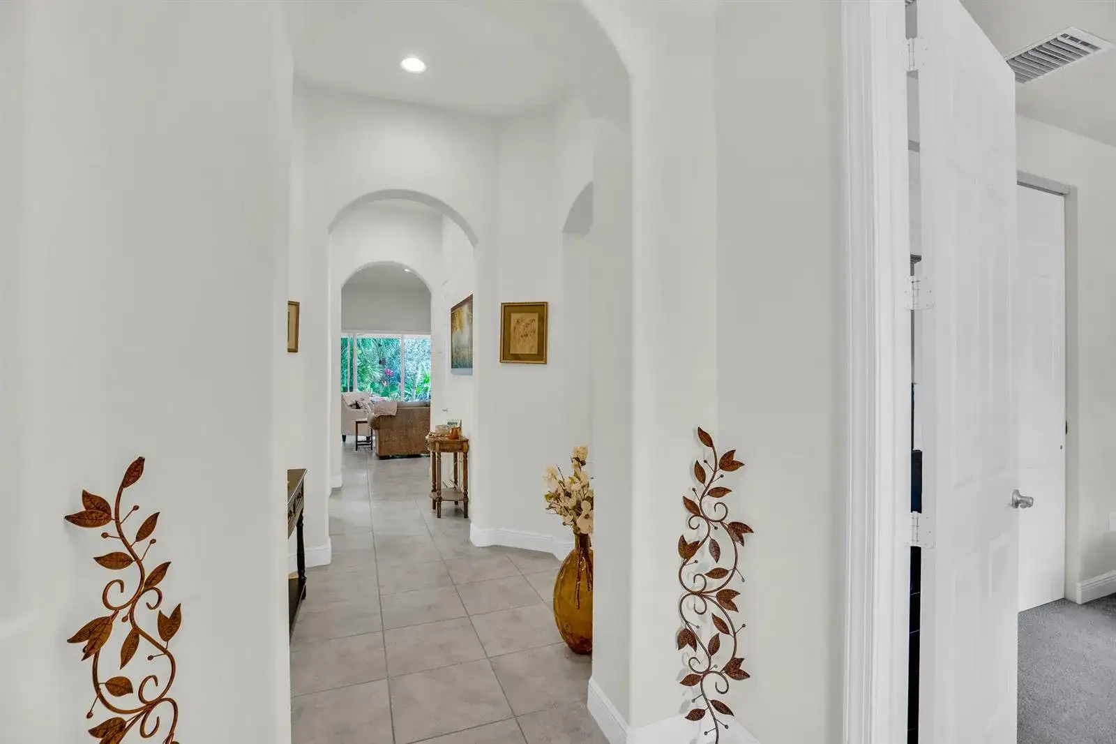 393 11th Square SW, Vero Beach FL 32962 photo 2