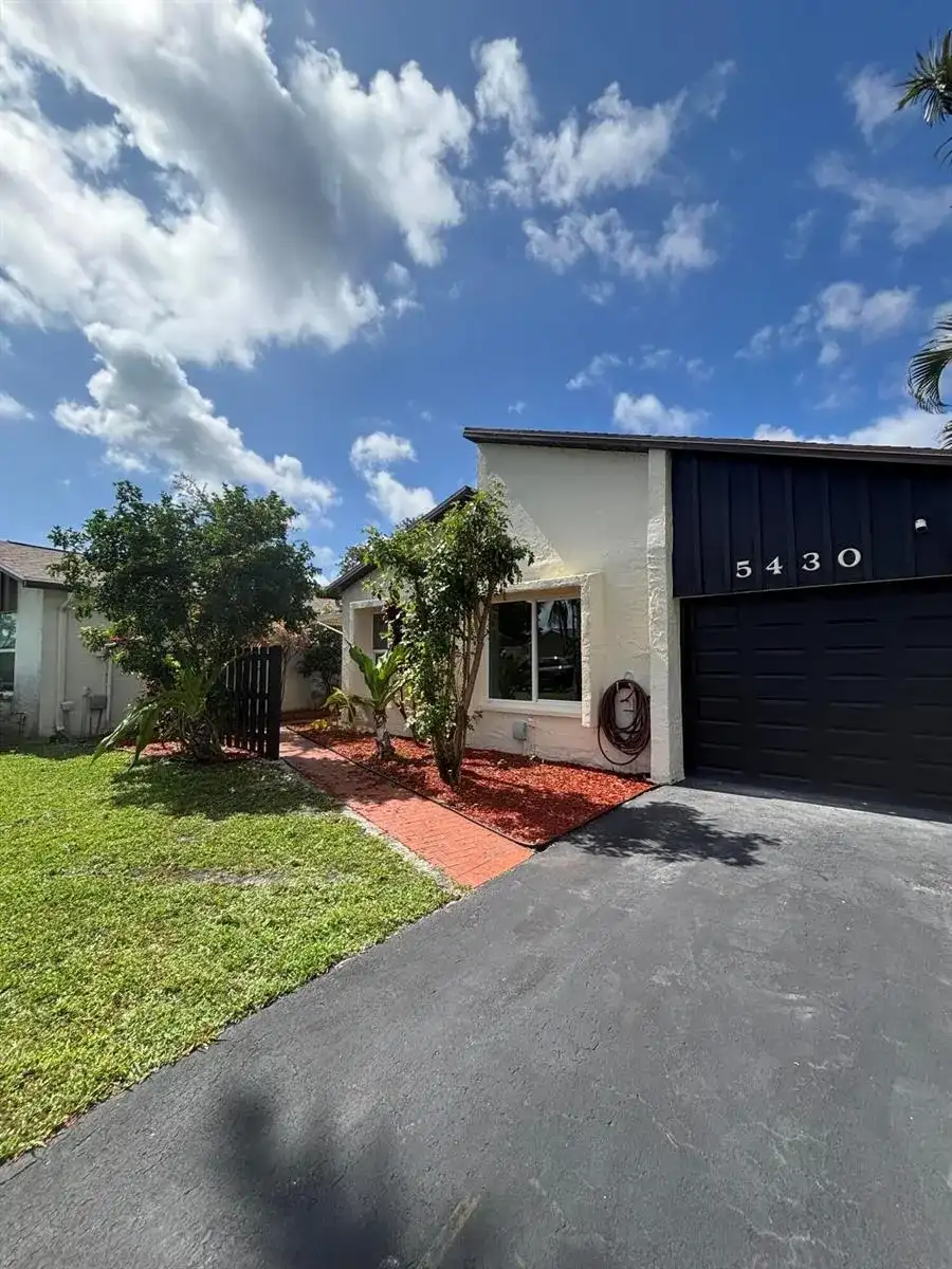 5430 Mirror Lakes Boulevard, Boynton Beach FL 33472