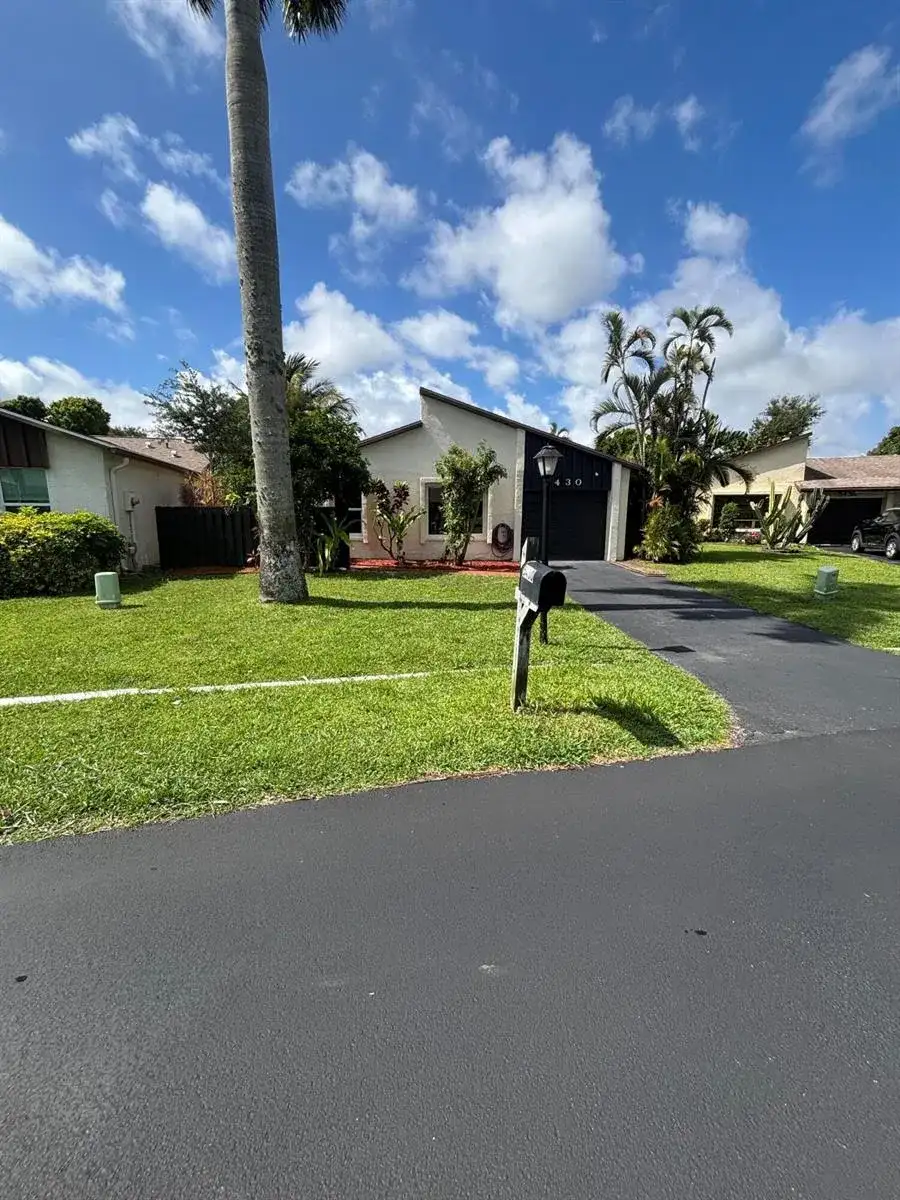 5430 Mirror Lakes Boulevard, Boynton Beach FL 33472 photo 3