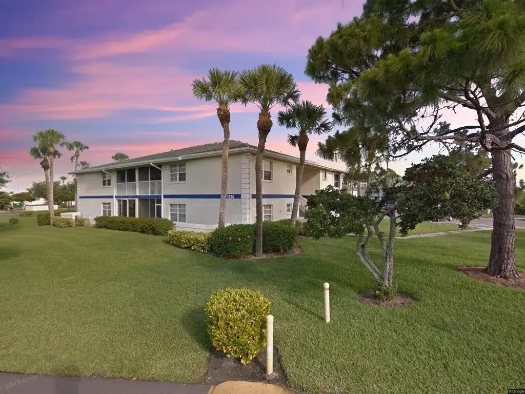 1516 SE Royal Green Circle # 202, Port St. Lucie FL 34952