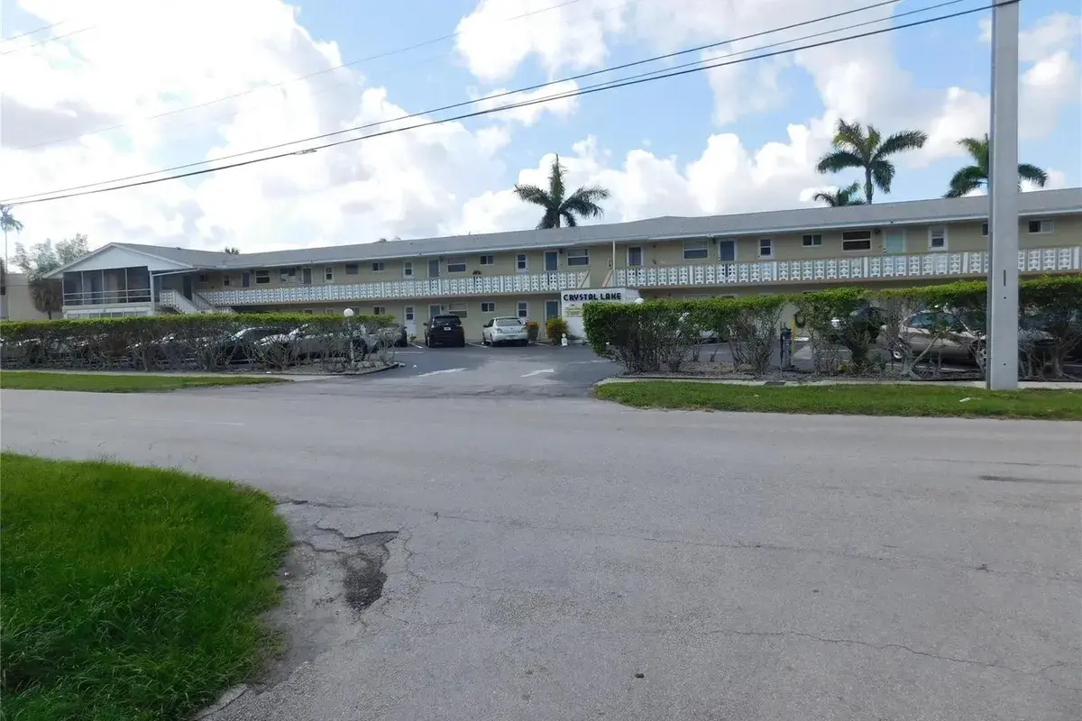 960 Crystal Lake Drive # 201, Deerfield Beach FL 33064