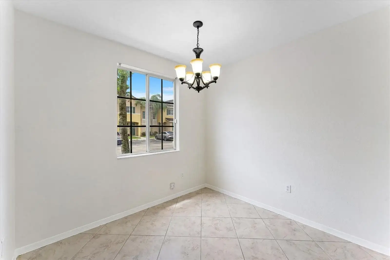 6051 SW 19th Court, North Lauderdale FL 33068 photo 4