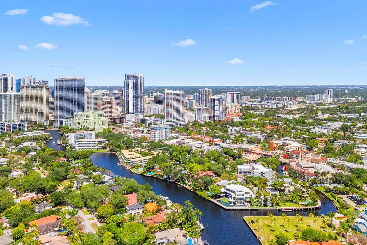 1212 SE 2nd Court # 303, Fort Lauderdale FL 33301
