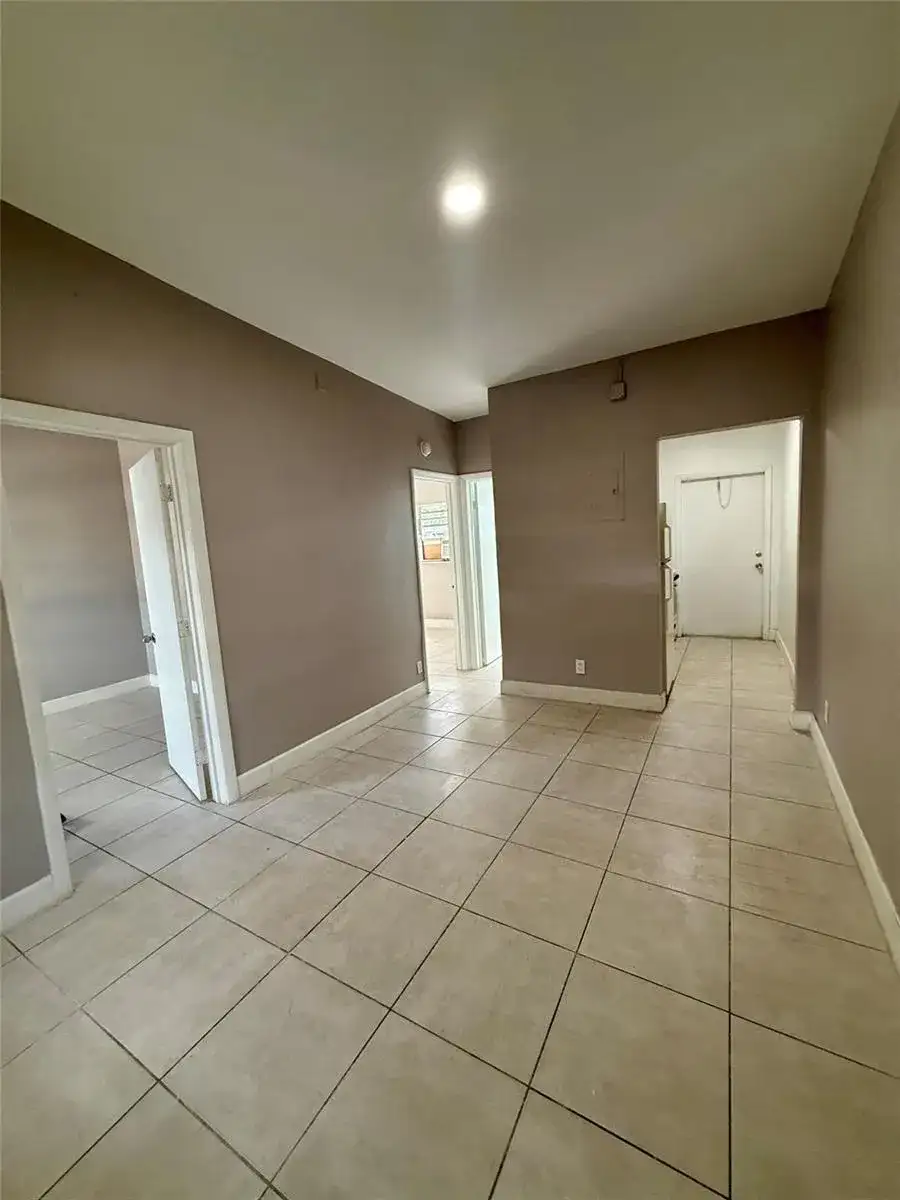 424 NW 15th Terrace, Fort Lauderdale FL 33311 photo 2
