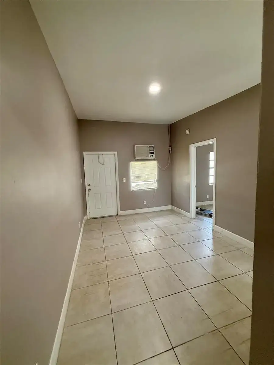 424 NW 15th Terrace, Fort Lauderdale FL 33311 photo 3