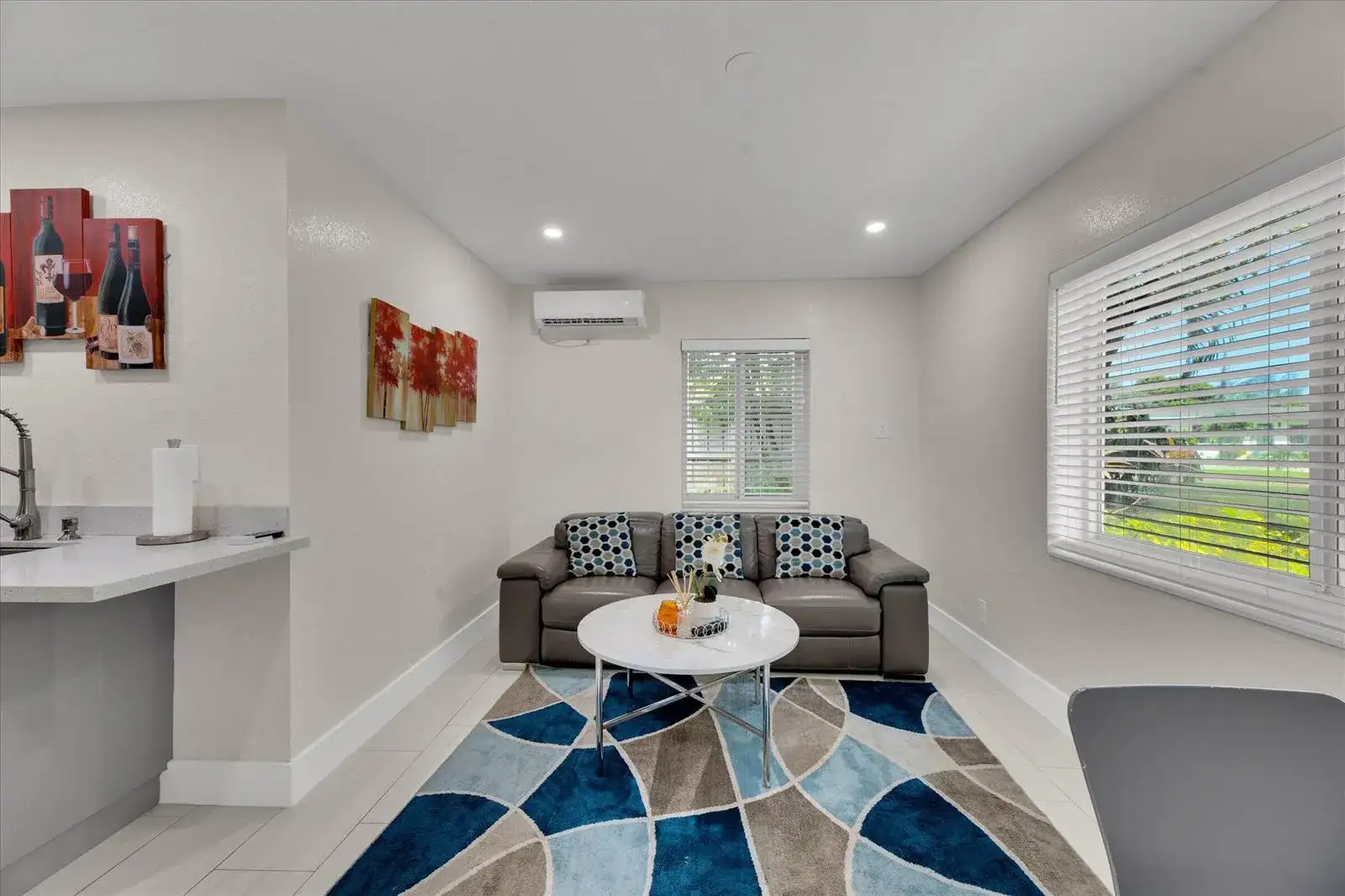 2633 NE 3rd Avenue, Wilton Manors FL 33334 photo 3