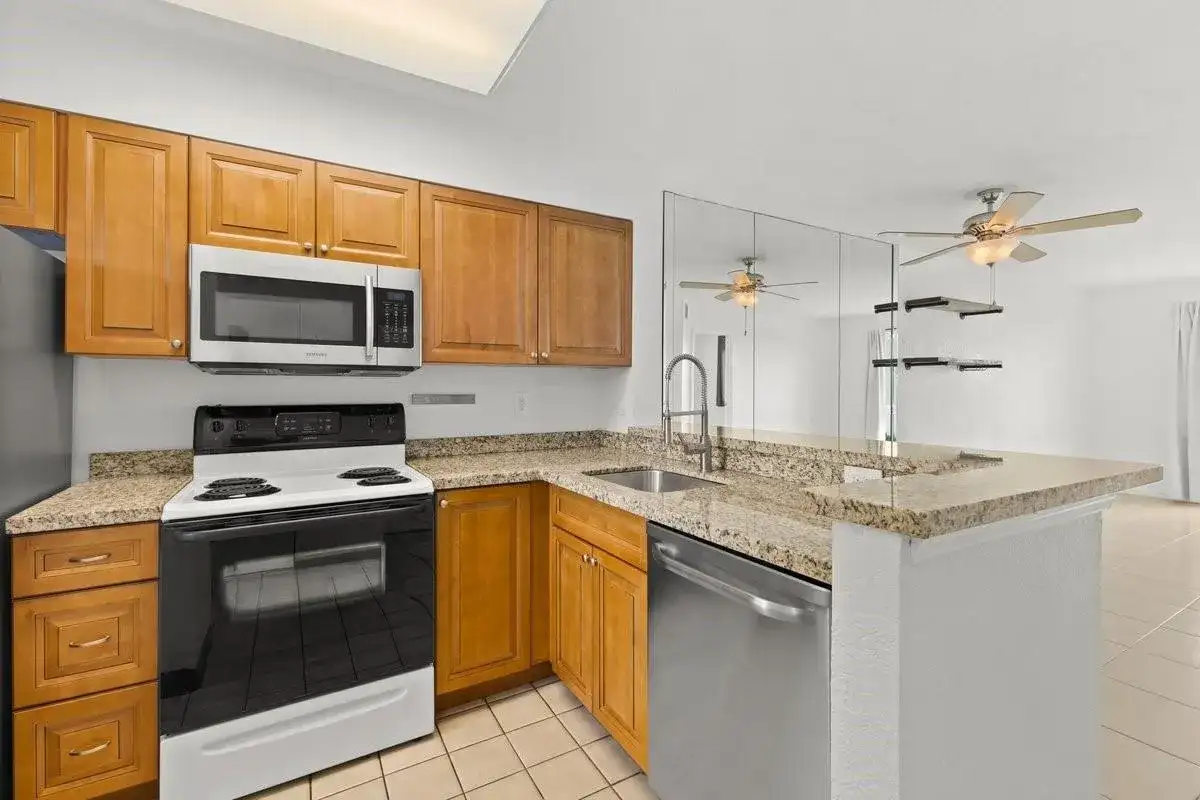 2106 S Cypress Bend Drive # 506, Pompano Beach FL 33069 photo 5