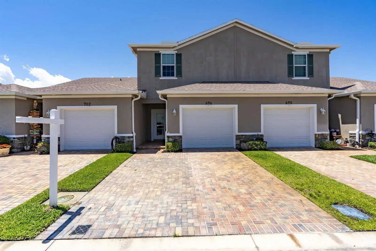696 NE Waters Edge Lane, Port St. Lucie FL 34983 photo 3