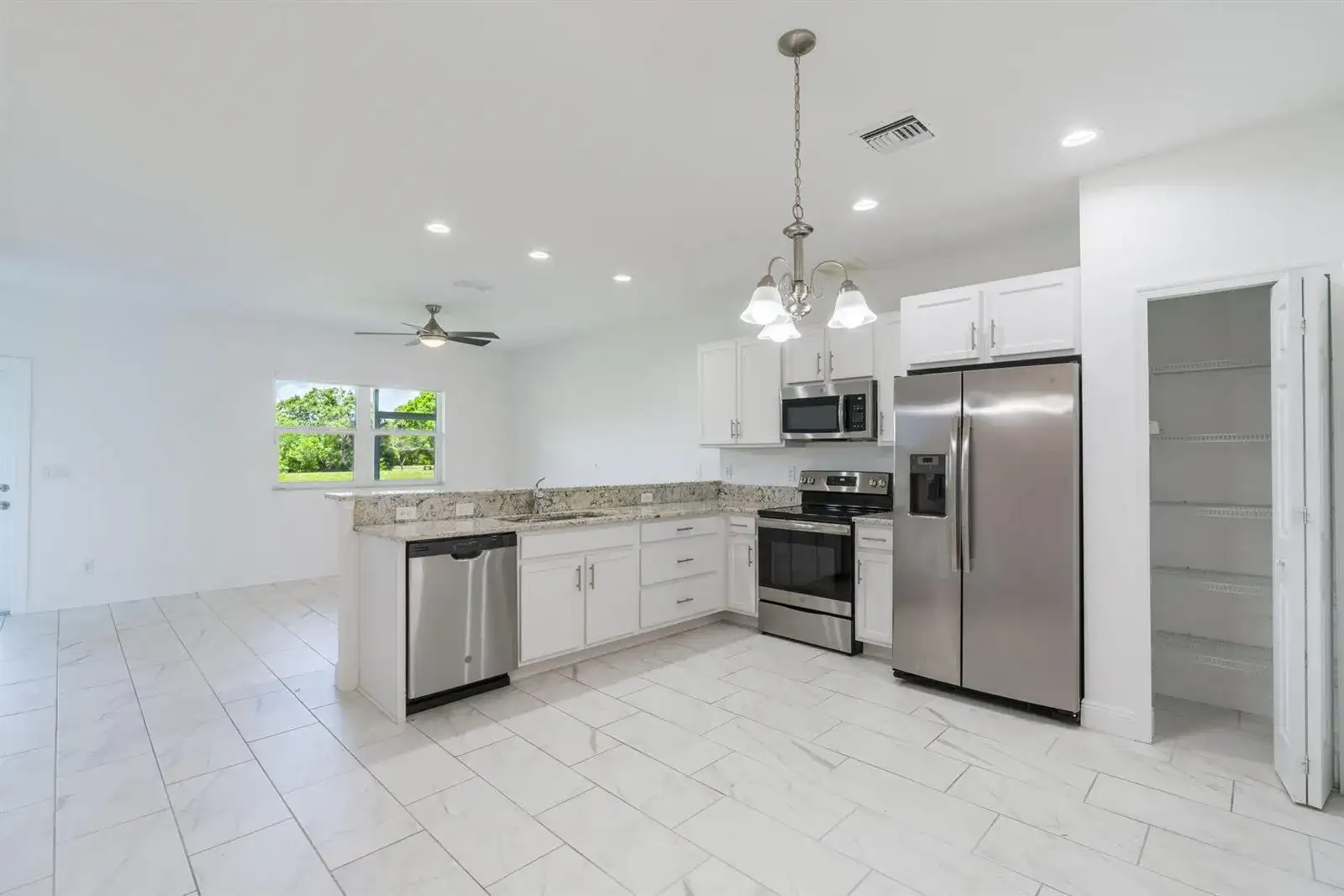 696 NE Waters Edge Lane, Port St. Lucie FL 34983 photo 4
