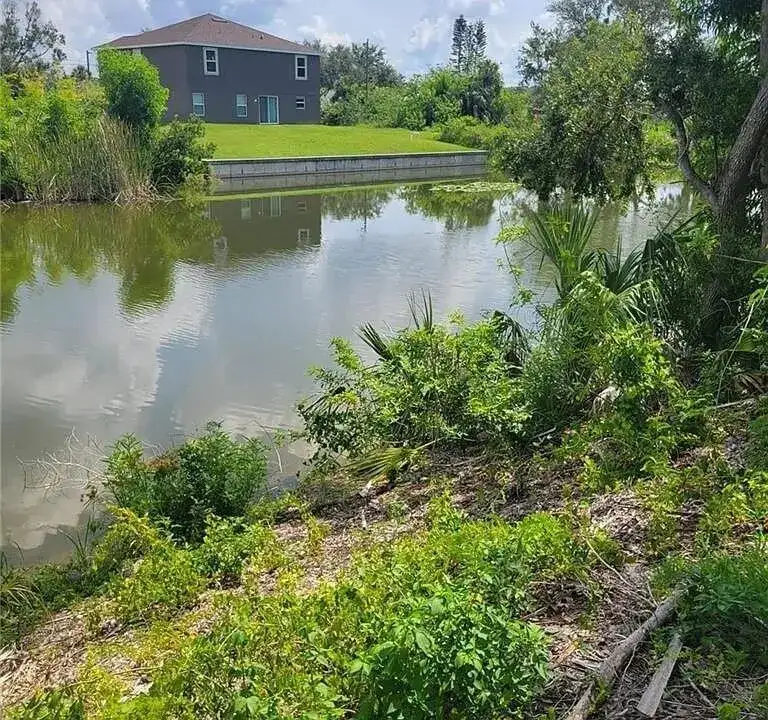 2205 NE 25th Terrace, Cape Coral FL 33909 photo 2