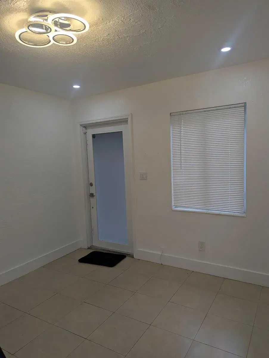 2209 NW 6th Street # 1, Fort Lauderdale FL 33311