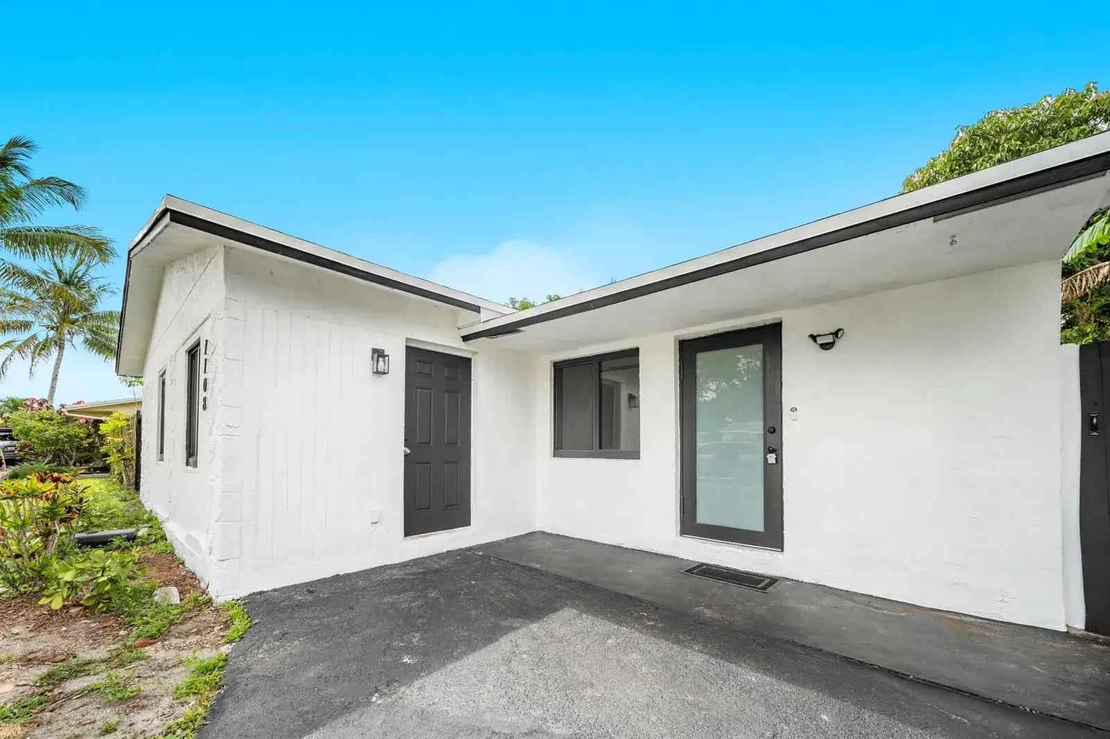 7708 SW 9th St, North Lauderdale FL 33068 photo 2