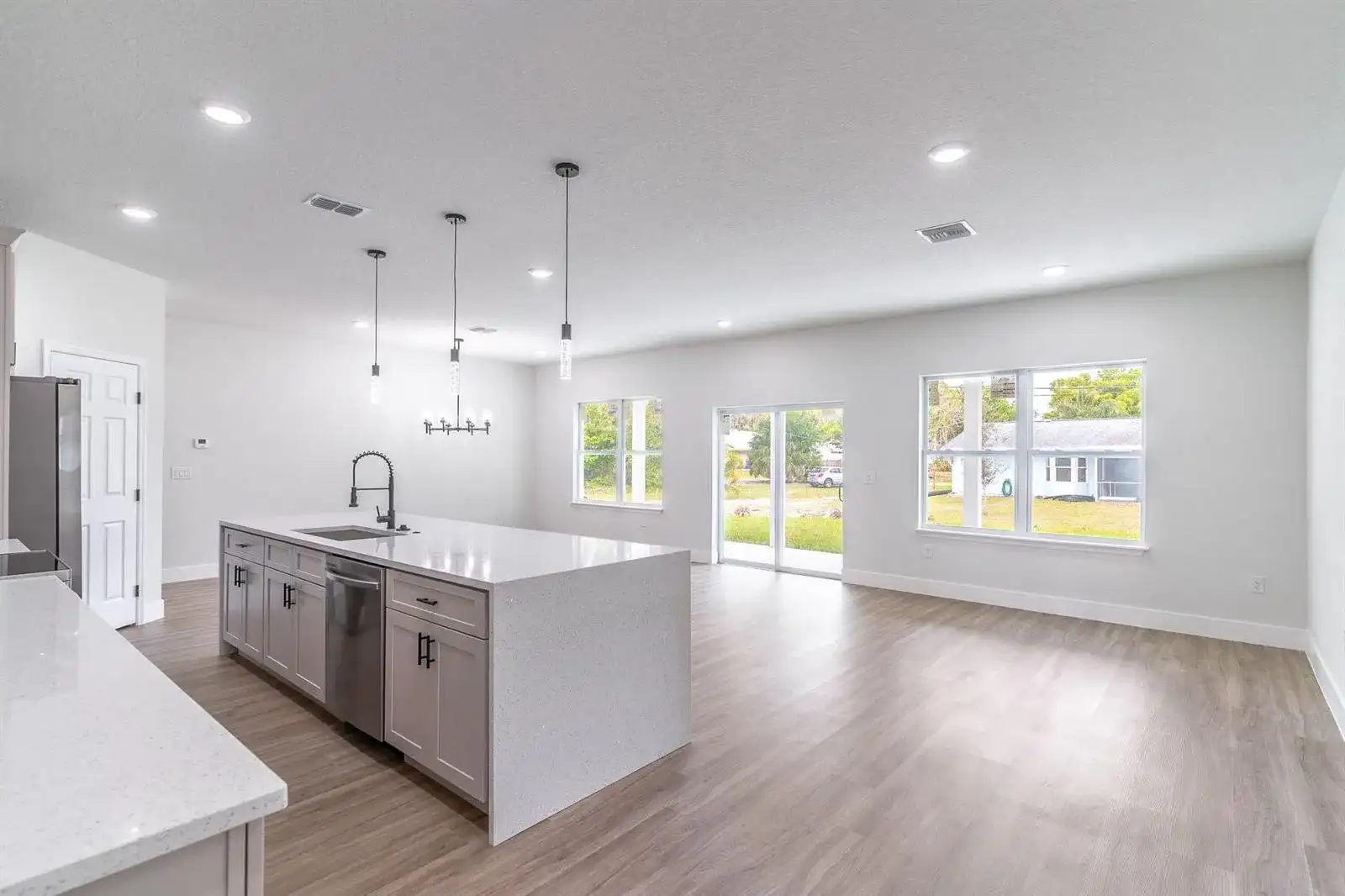 983 NW Pace Dr Drive NW, Palm Bay FL 32907 photo 5