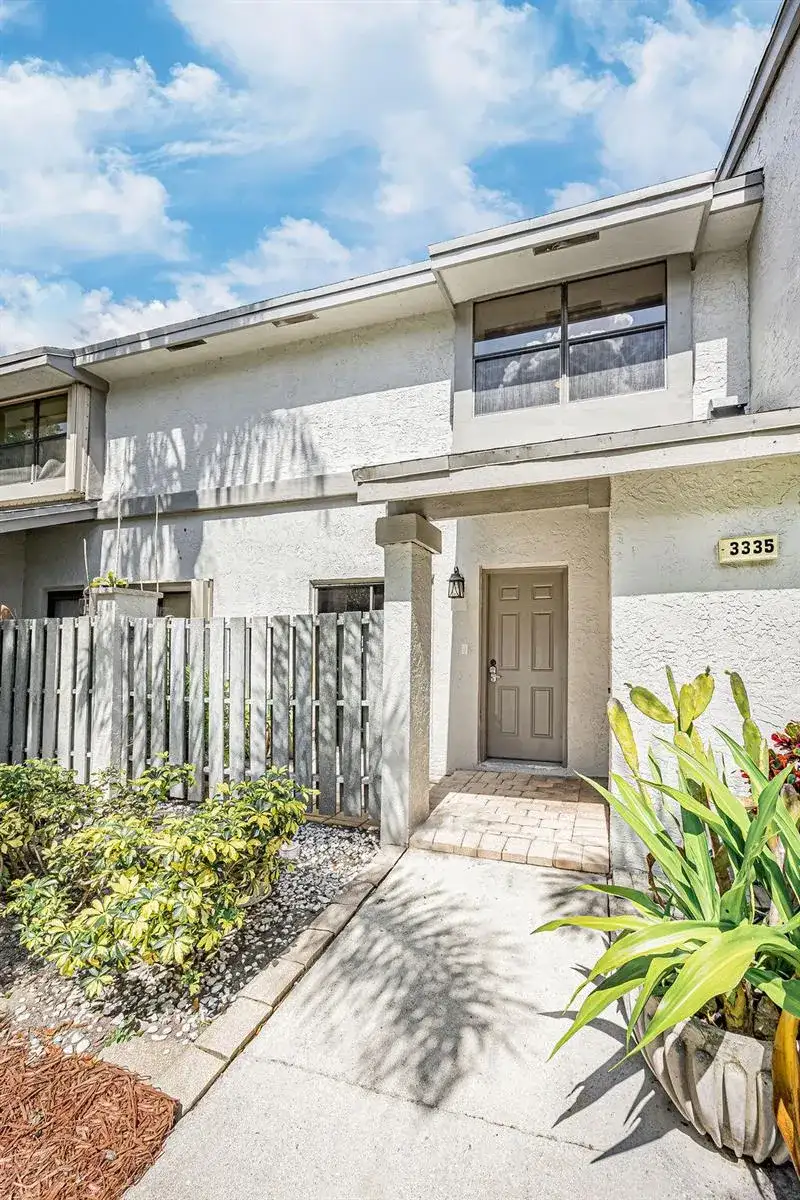 3335 Carambola Circle S, Coconut Creek FL 33066 photo 2