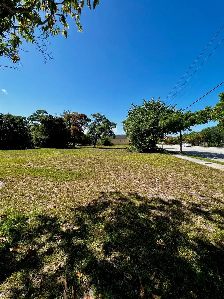 435 NW 7th Avenue, Fort Lauderdale FL 33311 photo 4