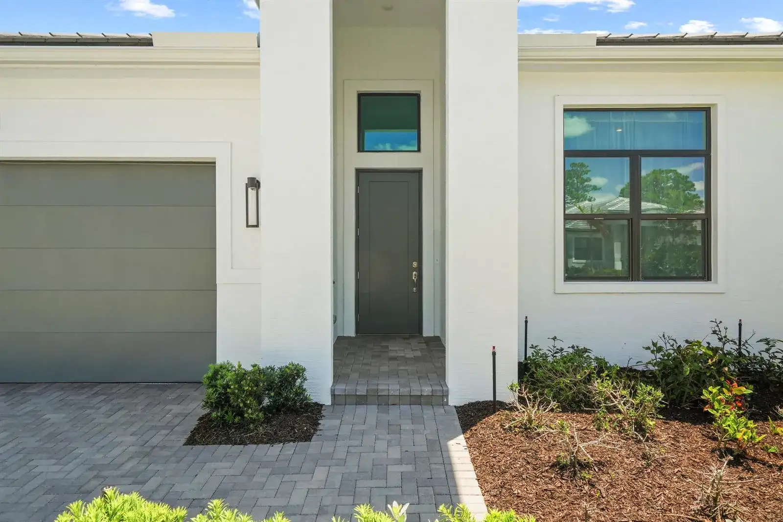2752 SE Ashfield Drive, Port St. Lucie FL 34984 photo 2