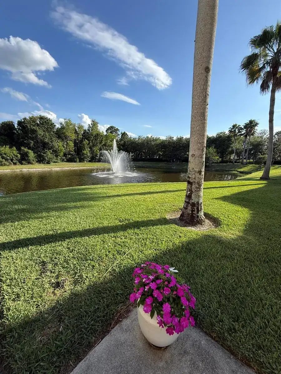 1560 SE Hampshire Way # 204, Stuart FL 34994 photo 2