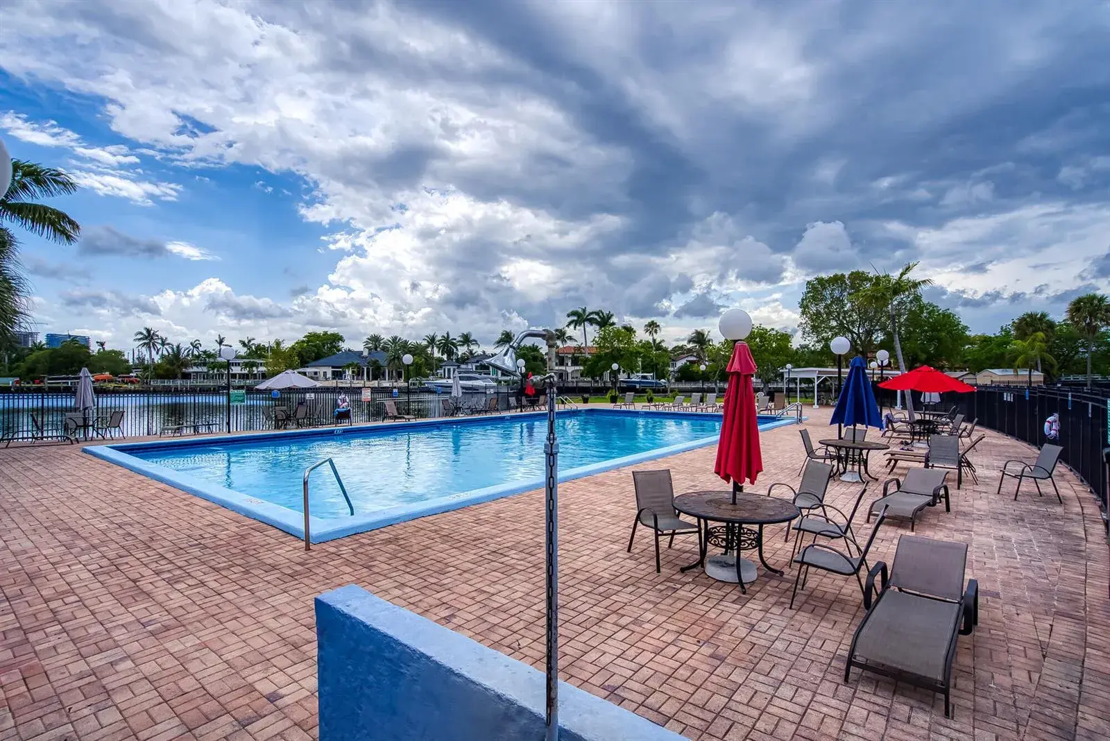 2000 Atlantic Shores Boulevard Apt 410, Hallandale Beach FL 33009