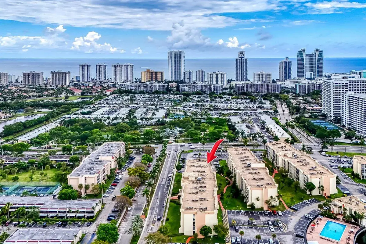 2000 Atlantic Shores Boulevard Apt 410, Hallandale Beach FL 33009